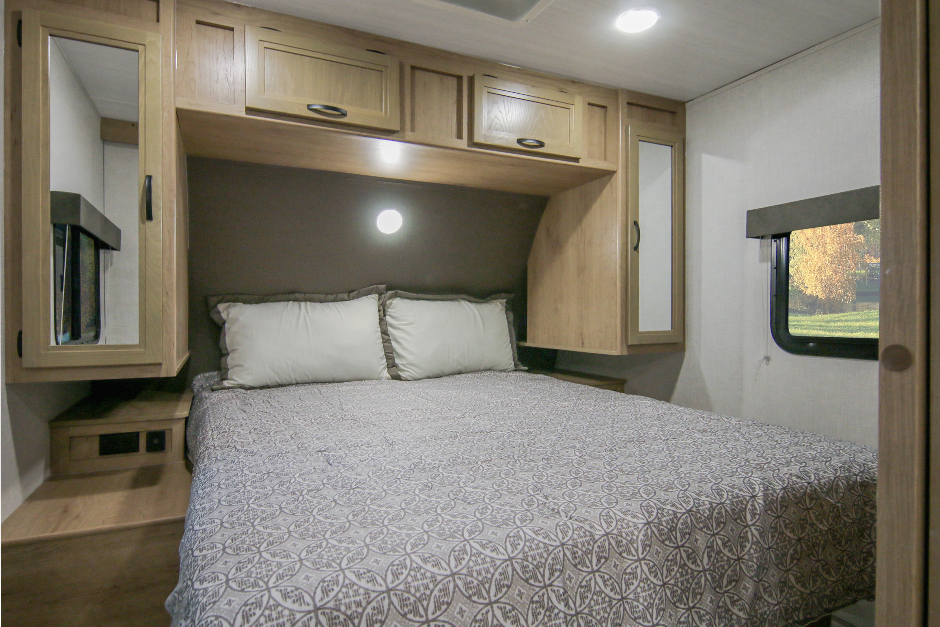 2026 Winnebago Minnie 2201DS photo 7
